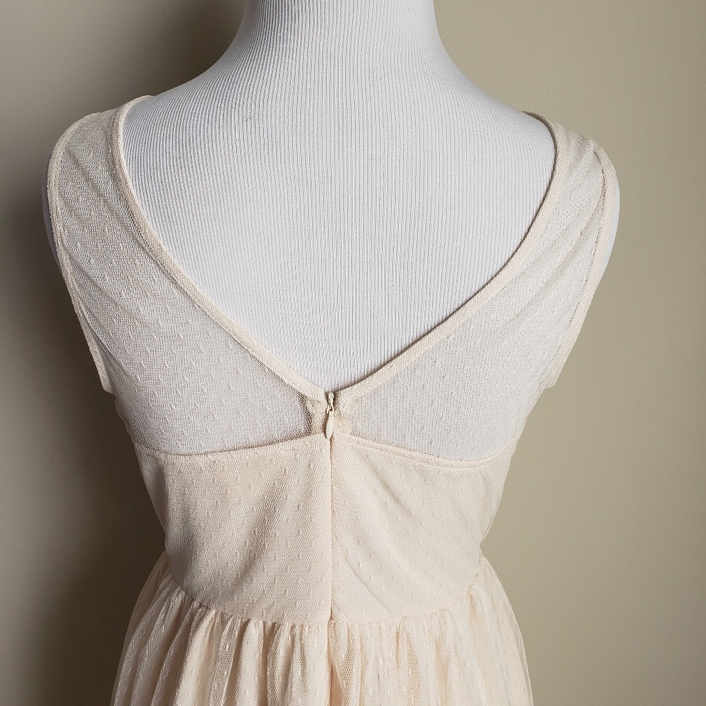 Pins and Needled UO cream lace overlay dress - Picture 5 of 6